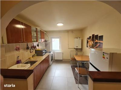 Apartament 3 camere,2 bai,2 balcoane.Centrul Civic!
