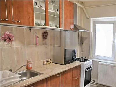 Apartament 3 camere,2 bai,2 balcoane.Centrul Civic!
